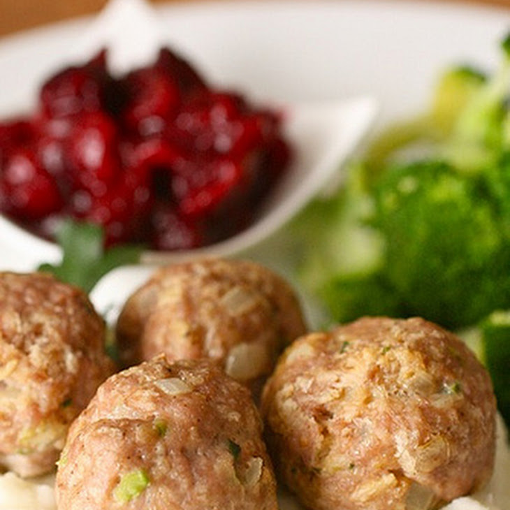 Herbed Turkey Meatballs with Cranberry Sauce Recipe with 250 calories. 