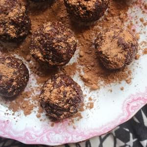 Raw Cacao and Walnut Truffle Bites