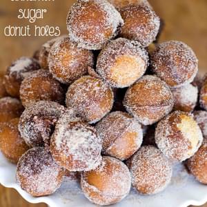 10 Minute Baked Cinnamon Sugar Donut Holes
