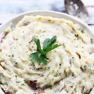 Slow Cooker Buttery Garlic Herb Mashed Potatoes