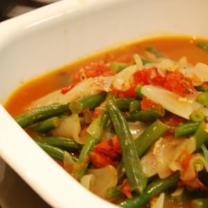 Braised Green Beans with Tomatoes and Onions
