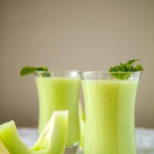 Sweet Honeydew and Mint Smoothie