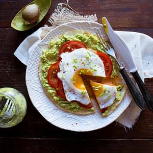 Pita With Avocado And Fried Egg A’la Fast Breakfast Pizza