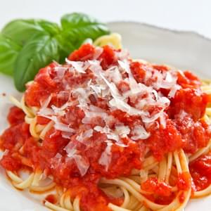 Marcella Hazan’s Tomato Sauce with Onion and Butter