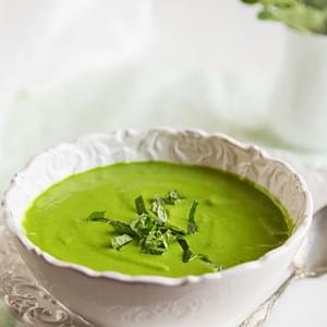 Minty Raw Pea and Spinach Soup