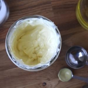 Quick and Easy Homemade Mayonnaise with Olive Oil