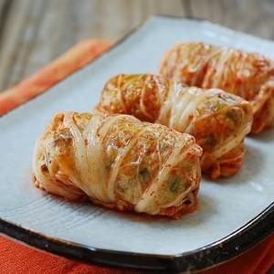Kimchi Ssambap (Kimchi Wrapped Rice Rolls)