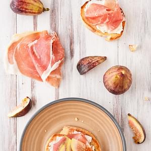 Crostini with Fig, Prosciutto, and Goat Cheese