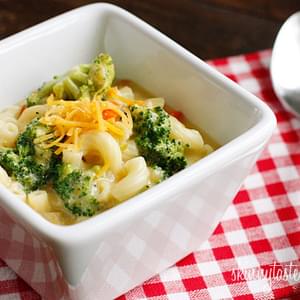 Skinny Macaroni and Cheese Soup with Broccoli