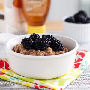 Blackberries and Cream Oats with Honey