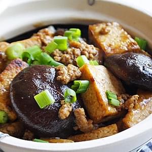 Braised Bean Curd (Firm Tofu) with Mushrooms