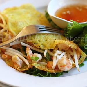Banh Xeo Recipe (Vietnames Coconut Crepes with Pork, Shrimp, and Bean Sprouts)