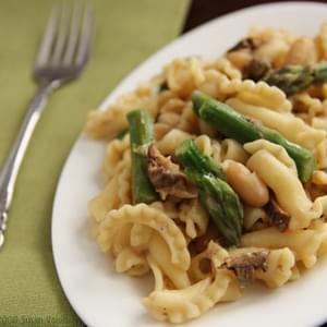 Pasta with Asparagus, Cannellini Beans, and Porcini Cream