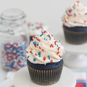 Blue Velvet Cupcakes with Easy Vanilla Buttercream