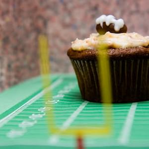 Beer Cheese Cupcakes with Bacon Cheddar Cream Cheese Frosting: The Ultimate Super Bowl Cupcake