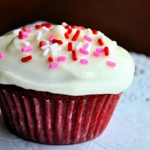 Raspberry Cupcakes with Cream Cheese Frosting