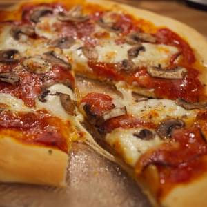 Bacon & Fresh Mozzarella Pizza