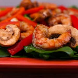 Asian Spinach Salad with Shrimp, Red Pepper, and Mushrooms
