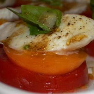 Caprese Salad with Apricots