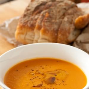 Super Simple Carrot Soup – The New Pumpkin [5 Ingredients]