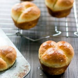 Quick and Tasty (60 Minute) Dinner Rolls