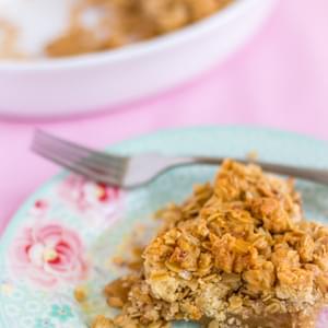 Apple Crumble with Oats and Almonds - Egg Free