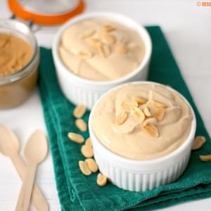 Healthy Peanut Butter Yogurt Dip (low fat, low carb, sugar free & high protein)