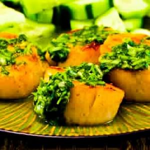 Grilled Sea Scallops with Paprika and Cilantro Salsa