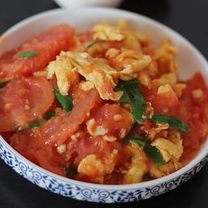 Stir-fried Tomatoes With Beaten Eggs