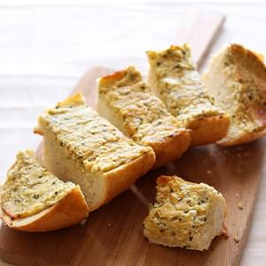 Caramelized Onion and Goat Cheese Garlic Bread