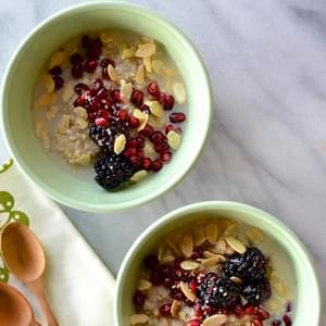 Quinoa-Berry Breakfast Bowl