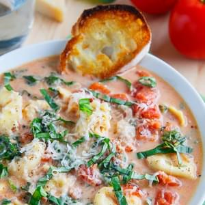 Creamy Parmesan Tomato and Spinach Tortellini Soup