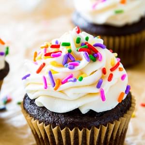 Classic Chocolate Cupcakes with Vanilla Frosting