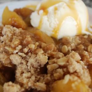 Pear, Candied Ginger and Apple Streussel Crumble