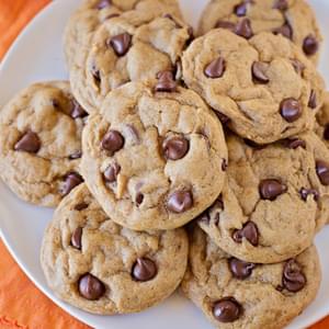 Crisp and Chewy Pumpkin Chocolate Chip Cookies