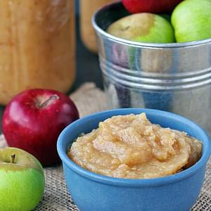 Easiest Smooth Homemade Applesauce Recipe (Even Easier Than Grandma’s)