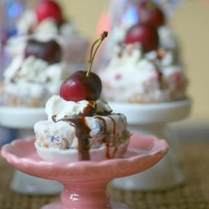 Mini Strawberry and Blueberry Ice Cream Pies #chocolateparty