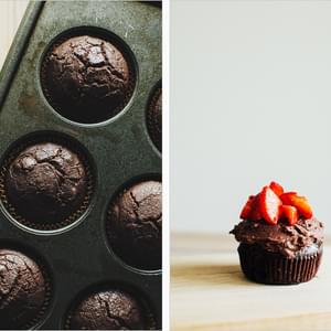 CHOCOLATE CUPCAKES WITH COCOA MASCARPONE FROSTING