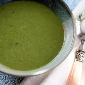 Detox Green Soup Recipe with Broccoli, Spinach and Ginger