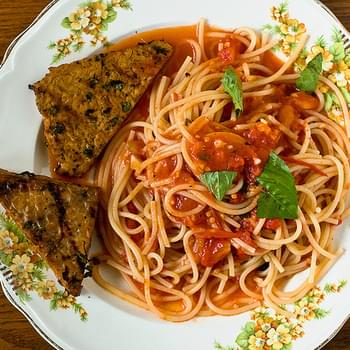 Spaghetti Pomodoro With Grilled Tempeh
