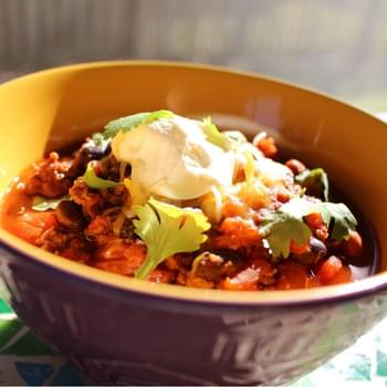 Hearty Chili with Beef, Beans, and Roasted Red Peppers