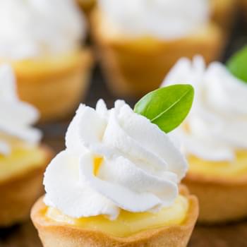 Tartlets with Lemon Curd and Whipped Cream (Korzinki)