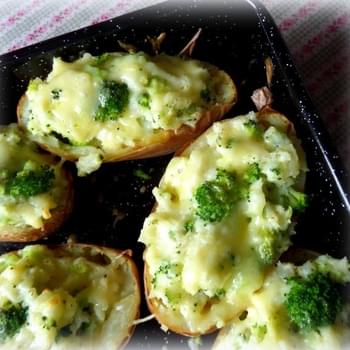 *Cheese and Broccoli Stuffed Potatoes*