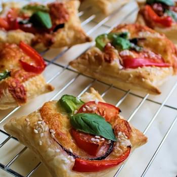 Tomato, Pepper and Herb Puff Squares