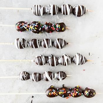 Embarrassingly Easy Chocolate Covered Grape Skewers