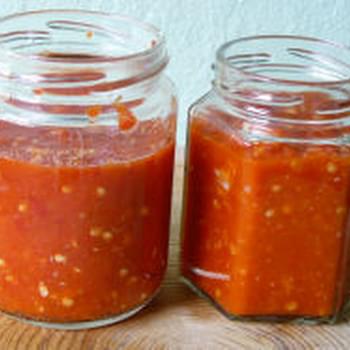 Homemade Chili Garlic Sauce Recipe (Tuong Ot Toi)