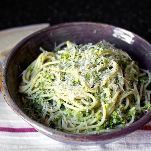 Spaghetti with Broccoli Cream Pesto