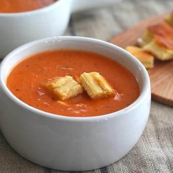 Grilled Chees Croutons & Simple Tomato Soup – Low Carb and Gluten-Free
