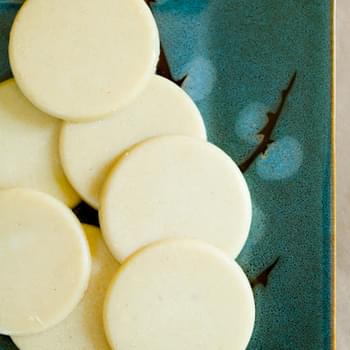 How to Make White Chocolate in Less Than 5 Minutes