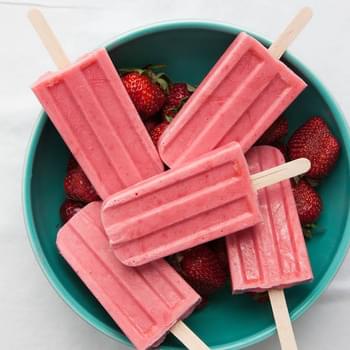 4-Ingredient Strawberry Yogurt Popsicles
